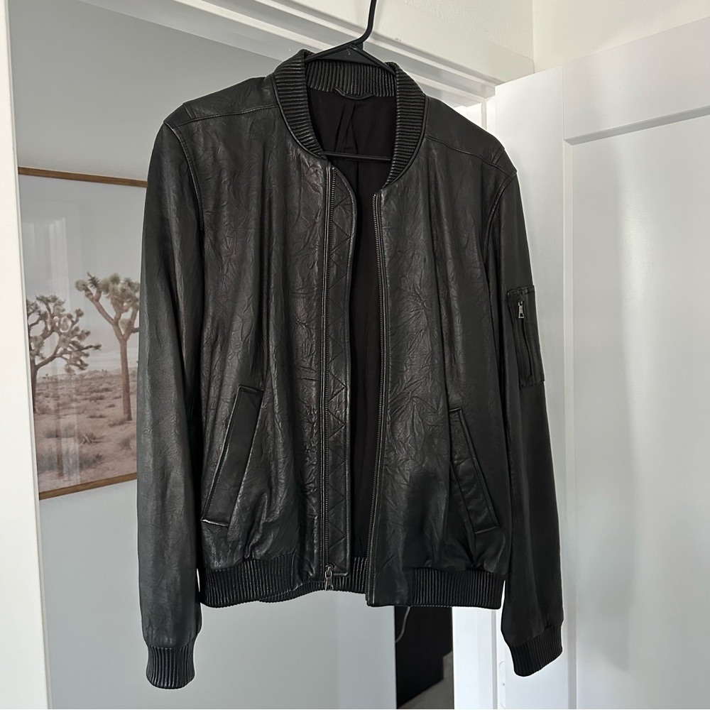 Vince mens lambskin leather bomber - size small